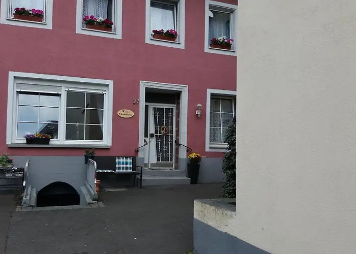 Haus Christiane Alojamento de Acomodação e Pequeno-almoço Klotten